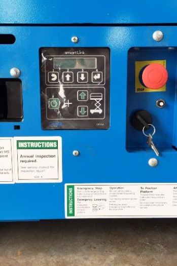 10m剪刀輪胎平台高空車